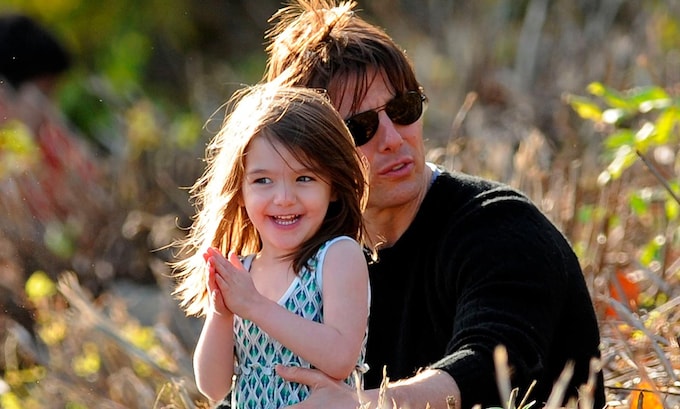 Tom Cruise no está presente en la vida de su hija Suri, aunque sí cumple con sus obligaciones financieras