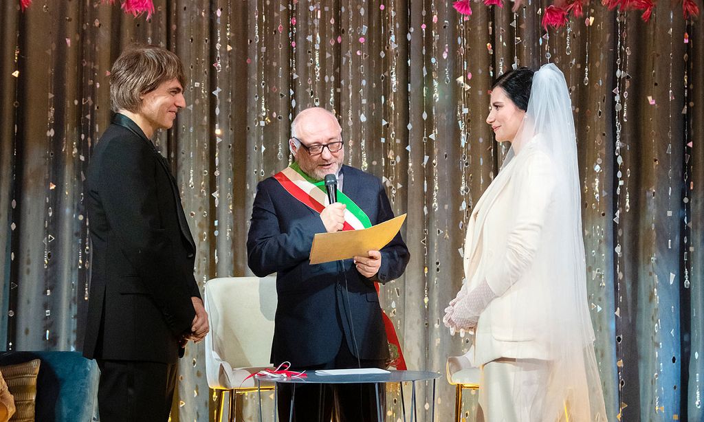 La romántica canción que Laura Pausini cantó a Paolo Carta y otros grandes momentos de su boda