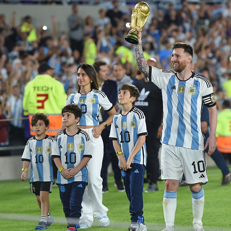 ¡Argentina de celebración! De la emoción de Antonela Rocuzzo y Messi al abrazo de Tini con Rodrigo de Paul