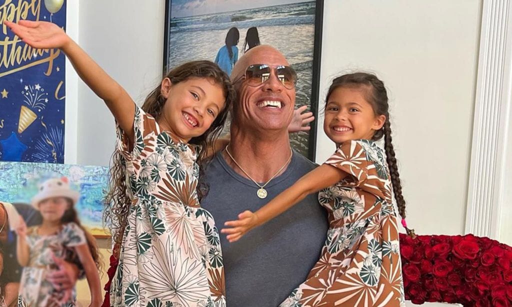  Dwayne Johnson 'La roca' con sus hijas