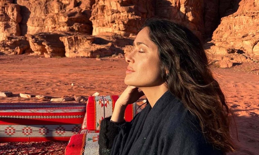 Las imágenes más espectaculares del viaje de Salma Hayek a Jordania