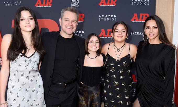 Matt Damon presume de esposa y de sus tres hijas adolescentes