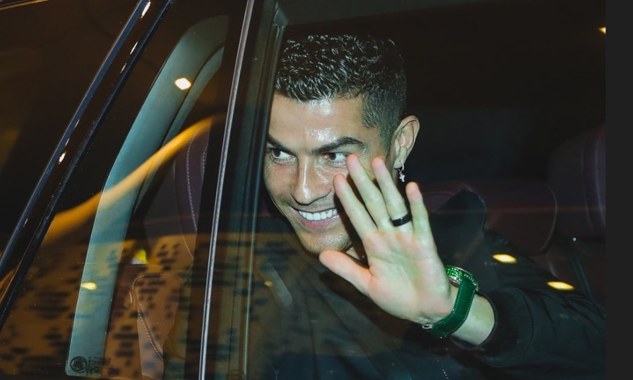 Ronaldo en el centro de Madrid al volante de su Bugatti Centodieci