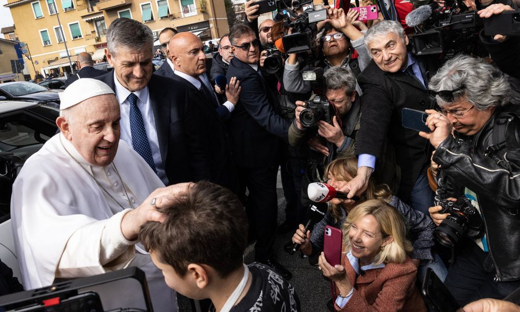 El Papa Francisco recibe el alta hospitalaria tras varios días ingresado por una infección respiratoria