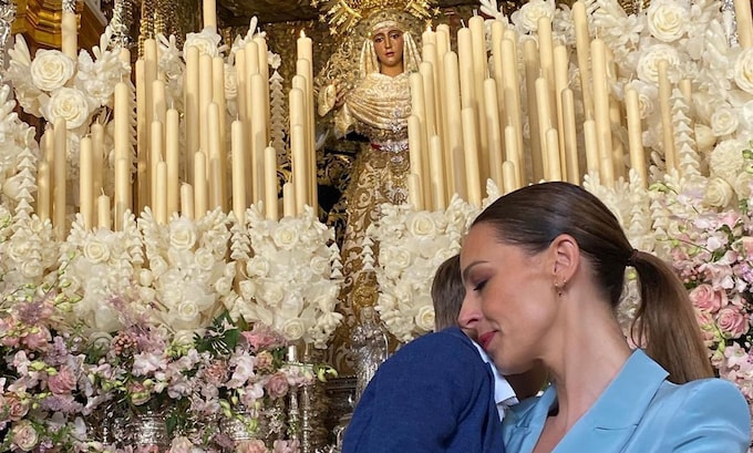 Eva González y su hijo Cayetano: sus imágenes más emotivas en el día grande de la Semana Santa sevillana