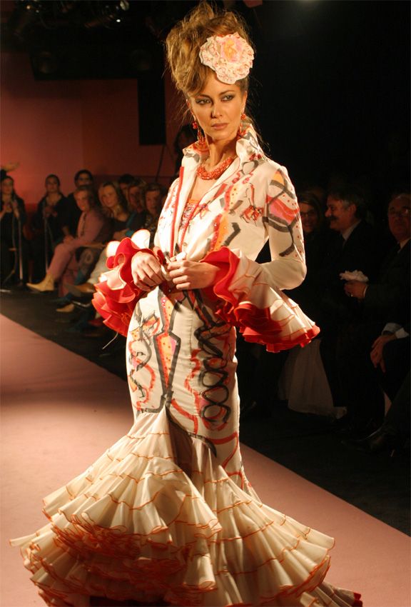 Sofía Mazagatos desfilando