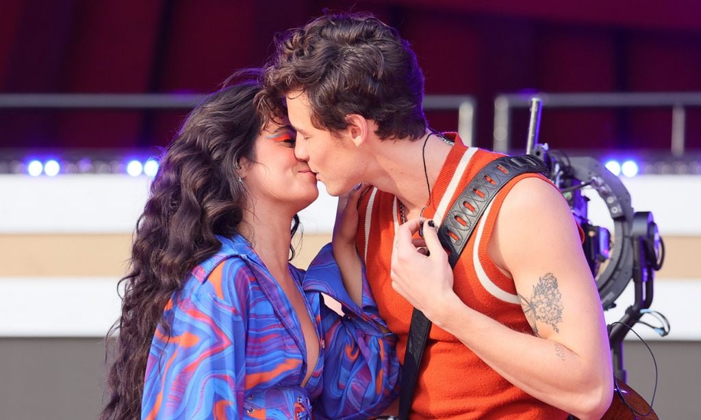 Camila Cabello y Shawn Mendes, Camilo y Evaluna.... parejas que también nos enamoraron en el escenario