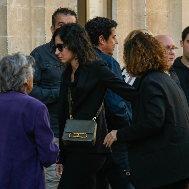 Mery Perelló, arropada por Rafa Nadal y su familia en el último adiós a su padre