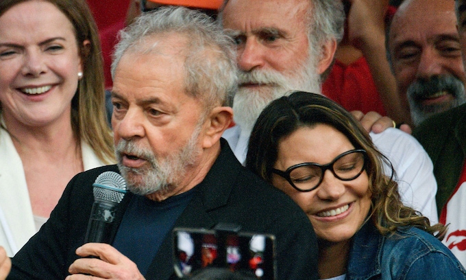 Lula da Silva junto a su mujer Janja