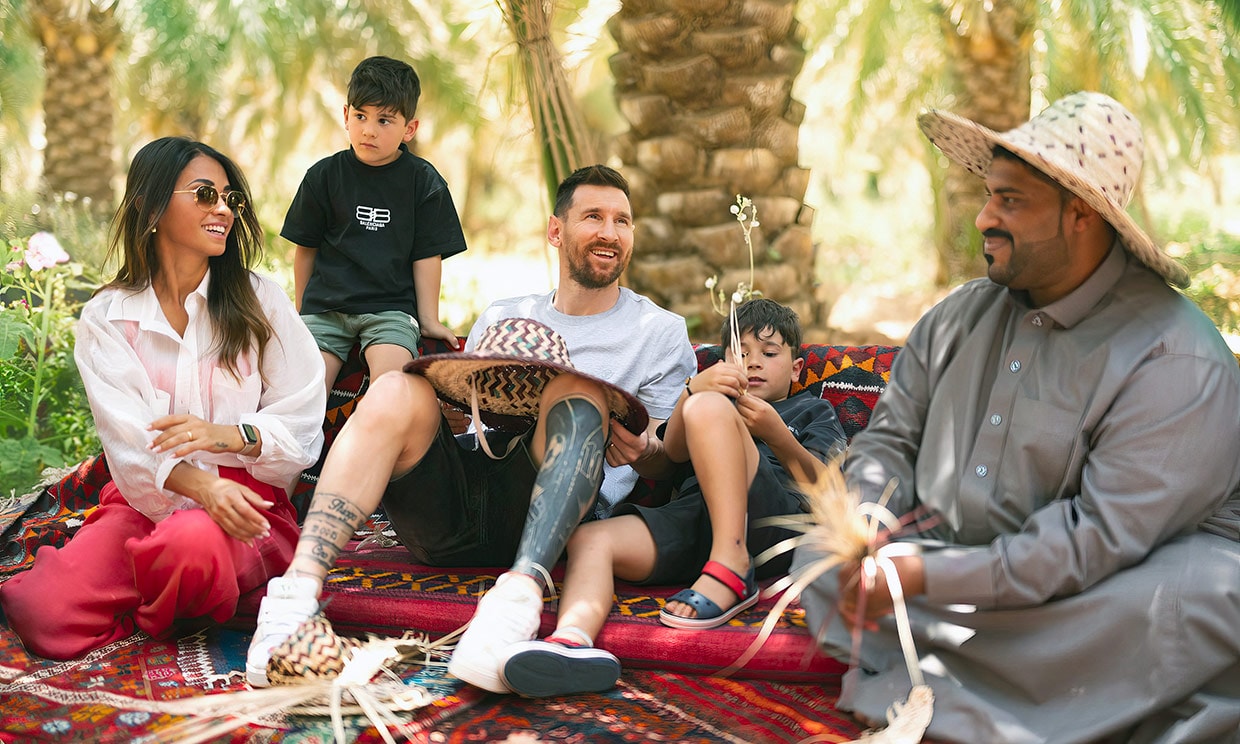 Messi con su mujer Antonela Roccuzzo y dos de sus tres hijos