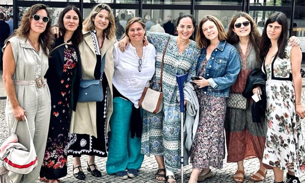 ¿Despedida de soltera en Fátima? Tamara Falcó, en muletas, viaja a Portugal con sus amigas y su hermana