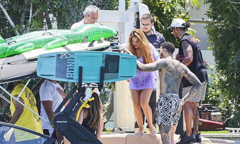 Todas las imágenes de Shakira y Lewis Hamilton en Miami Beach