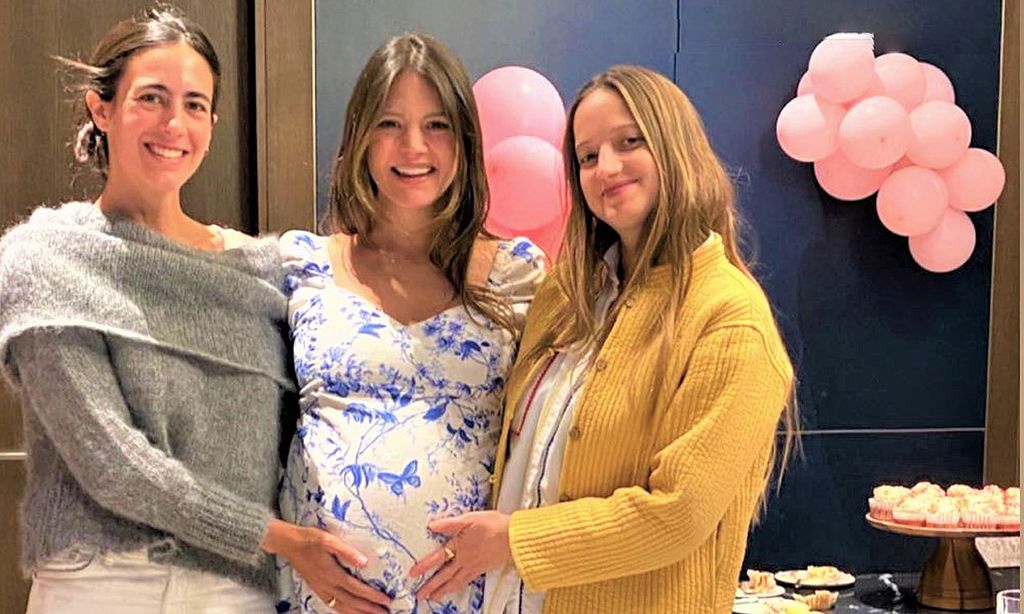 Isabelle Junot celebra su 'baby shower' arropada por Sassa de Osma, Renata Collado y otras conocidas amigas