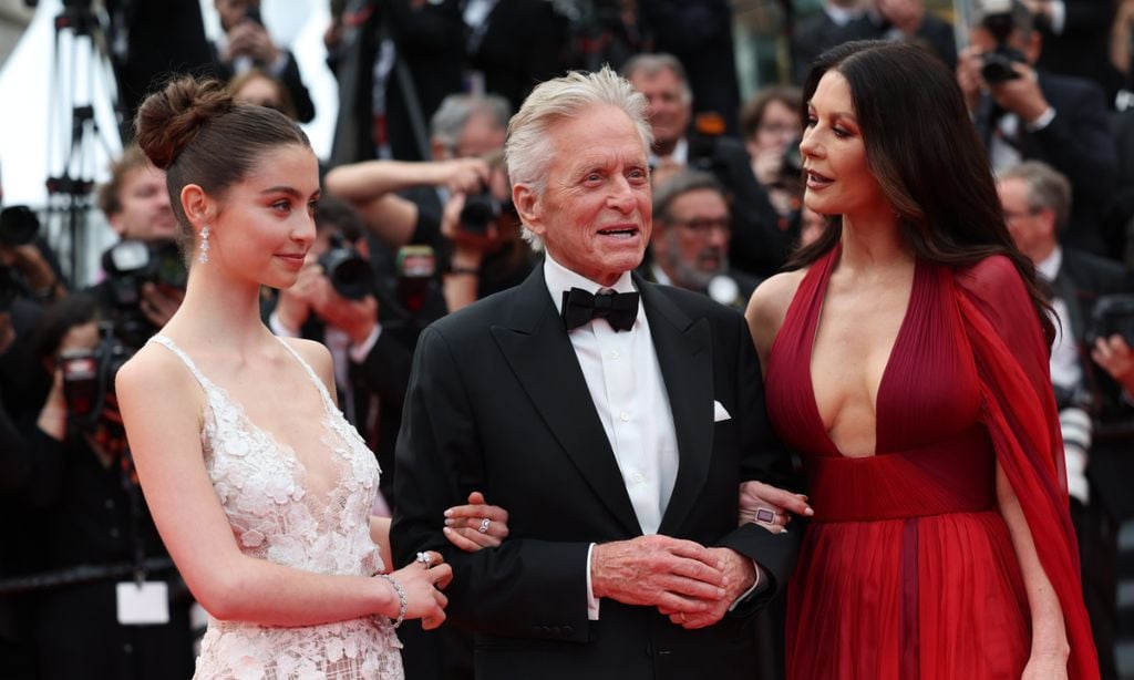 Michael Douglas con su mujer y su hija en Cannes