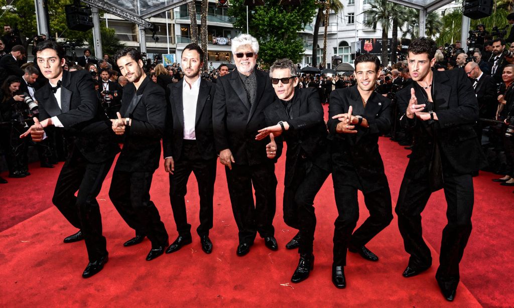 Los actores veinteañeros fichados por Almodóvar para su última película causan sensación en Cannes