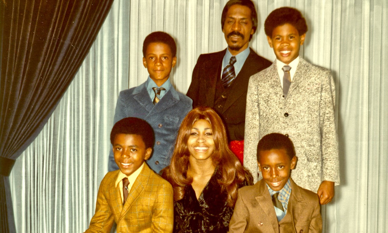 Tina Turner junto a su familia