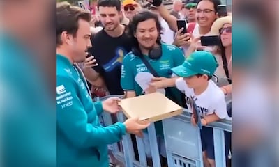 Fernando Alonso vuelve a sorprender a sus fans convirtiéndose en repartidor de pizza por un día