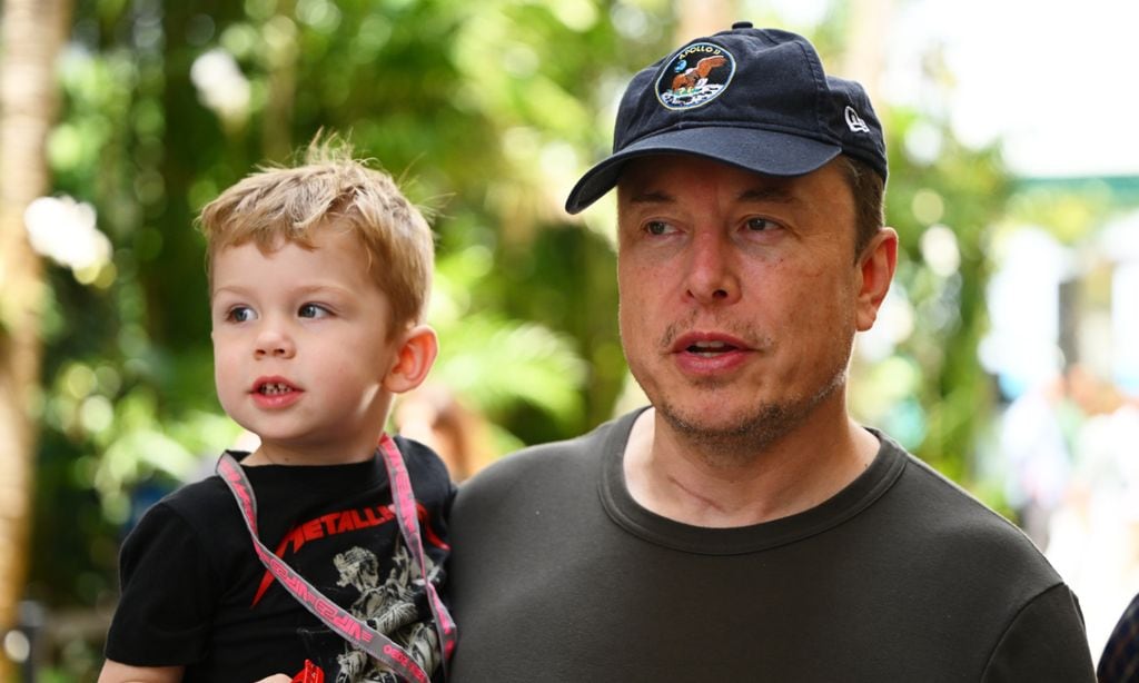 Elon Musk y su hijo