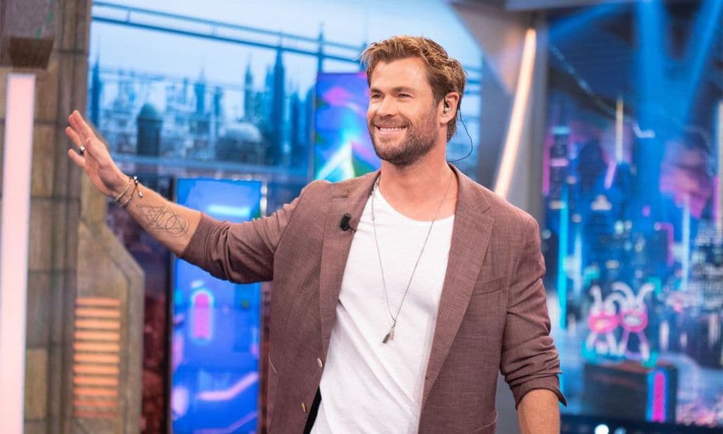 La 'chuleta' que Elsa Pataky le ha hecho a Chris Hemsworth para comunicarse en Madrid