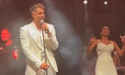 La reaparición sorpresa de Dani Martín en la impresionante boda del futbolista Javi Martínez y Aline Brum