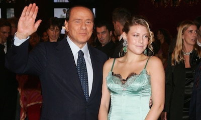 Conoce a los cinco hijos de Berlusconi, sus 16 nietos y su bisnieta, herederos de una fortuna casi 7.000 millones de euros
