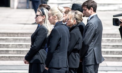 Las lágrimas de Marta Fascina en el funeral de Estado de Silvio Berlusconi en Milán, al que han asistido sus hijos