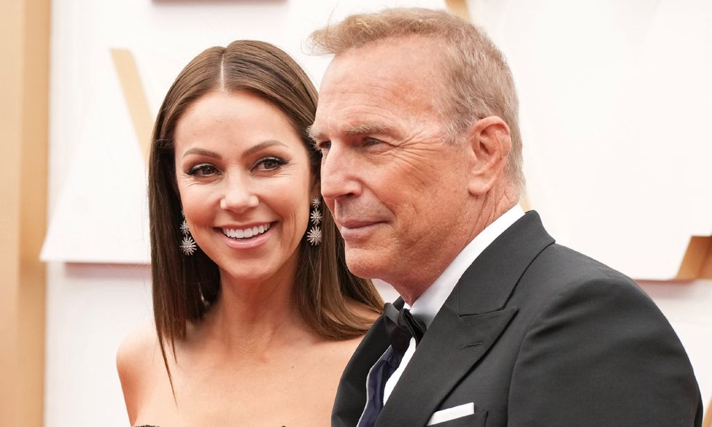 Kevin Costner asegura que su exmujer Christine se niega a mudarse de su casa después del divorcio