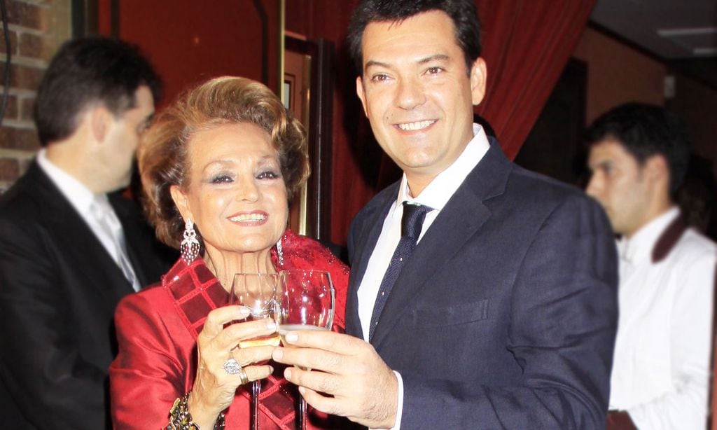 Carmen Sevilla y su hijo Augusto Algueró