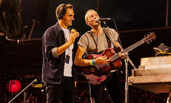 Roger Federer y Coldplay en el escenario