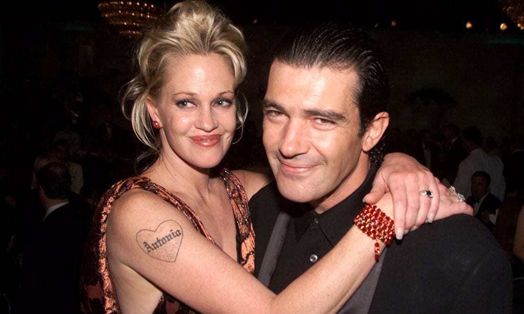 Descubrimos el nuevo tatuaje con el que Melanie Griffith ha borrado su pasado con Antonio Banderas