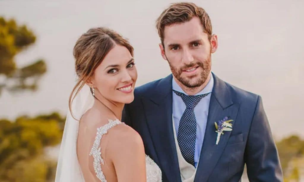 Helen Lindes y Rudy Fernández recrean esta foto de su boda... ¡con sus hijos!