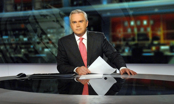 El escándalo que rodea a Huw Edwards, el presentador estrella de la BBC
