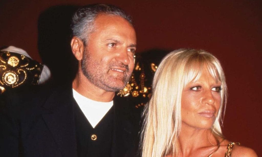 El emotivo mensaje de Donatella Versace en el 26 aniversario del asesinato de su hermano Gianni