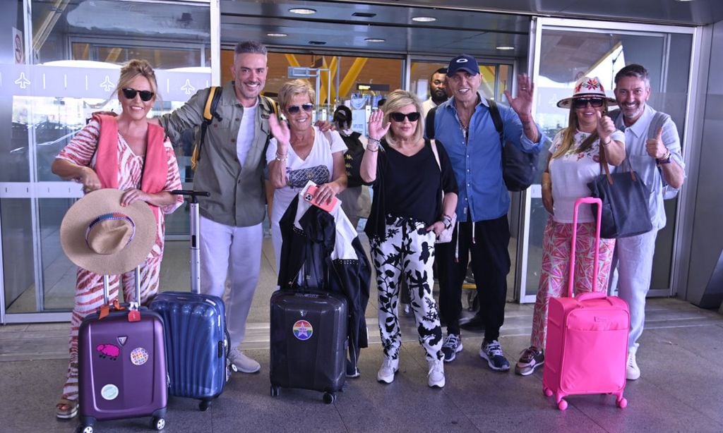 El equipo de 'Sálvame', rumbo a Miami para grabar su 'docureality': no te pierdas su divertida llegada al aeropuerto