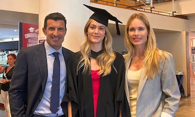 Luis Figo y Helene Svedin, muy orgullosos de su hija Martina, de 21 años, que acaba de graduarse en Londres