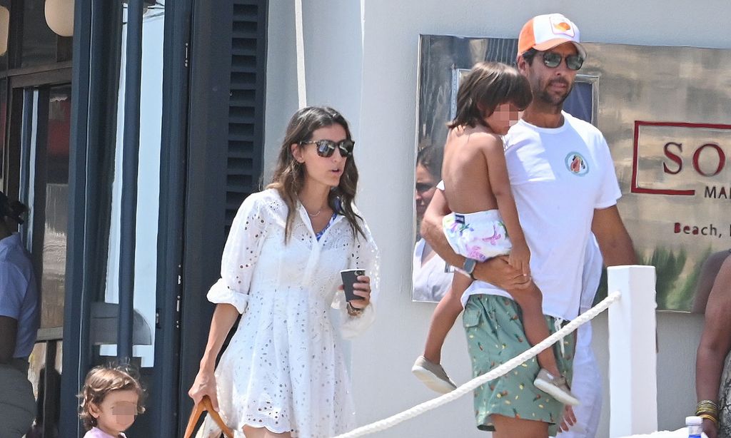 Ana Boyer y Fernando Verdasco disfrutan con sus hijos de sus vacaciones en Marbella