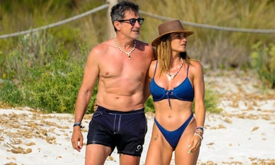 Las vacaciones de Antonio Hidalgo y su novia entre Ibiza e Italia ¡con una llamativa tradición!
