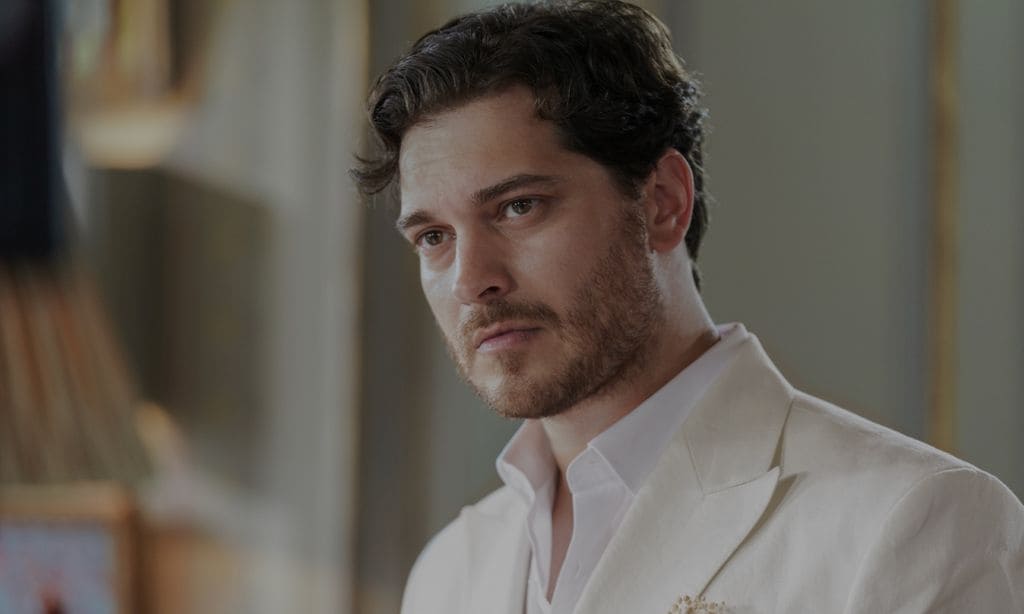 El lado más personal de Çagatay Ulusoy, el actor turco que está cautivando al público con 'El Sastre' de Netflix