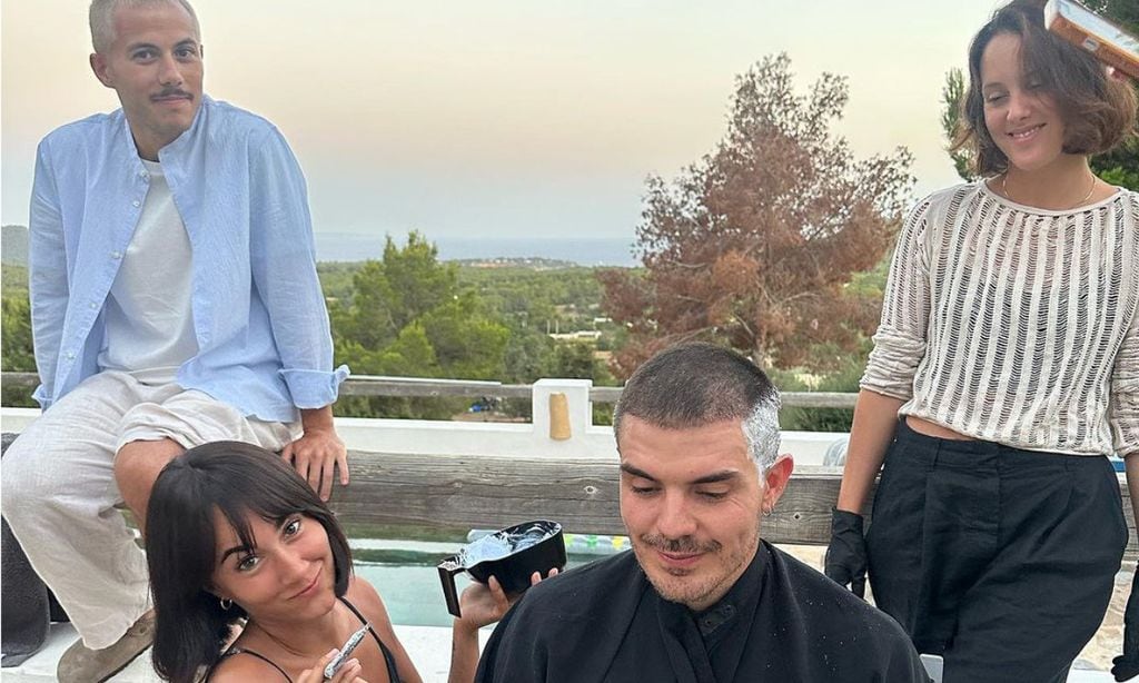 El divertido reto de Aitana y Sebastián Yatra: convertirse en los peluqueros de su estilista