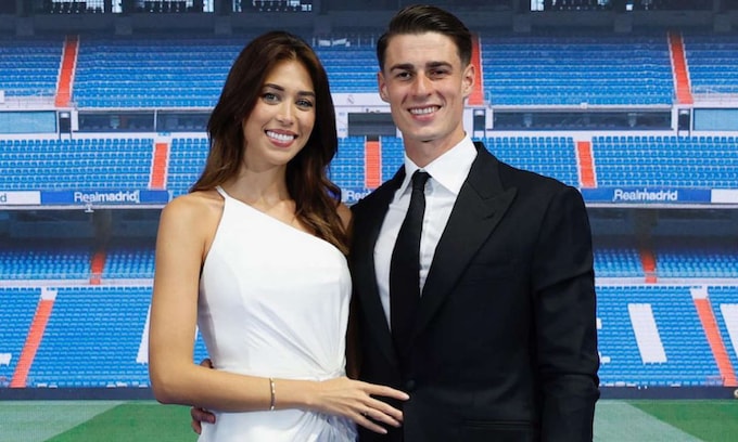 Presentación del portero Kepa con su mujer en el Real Madrid 