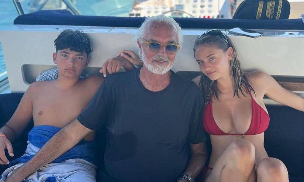 Las significativas imágenes de Flavio Briatore de vacaciones en Mónaco con sus dos hijos