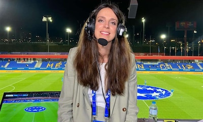 Conoce a Andrea Segura la comentarista que está arrasando en el Mundial de fútbol femenino