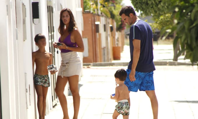 Jessica Bueno y Pablo Marqués junto a los dos hijos de la modelo