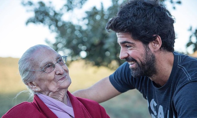 Miguel Ángel Muñoz y su abuela