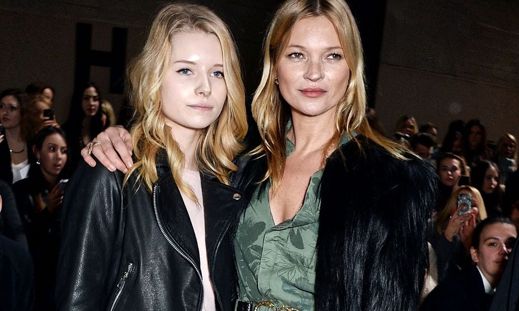 Lottie Moss confiesa haberse sentido 'abandonada' por su hermana Kate Moss y cuenta cómo es su relación actual