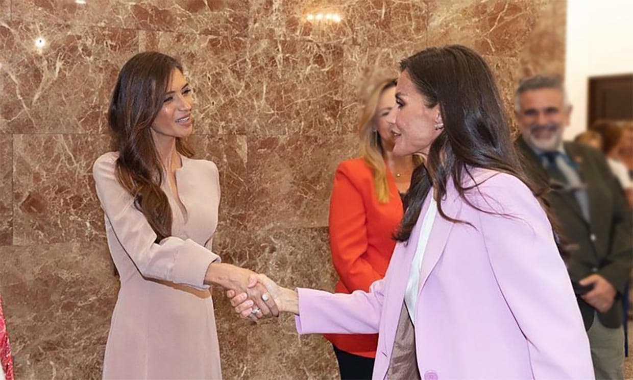 El encuentro de la reina Letizia con Sara Carbonero