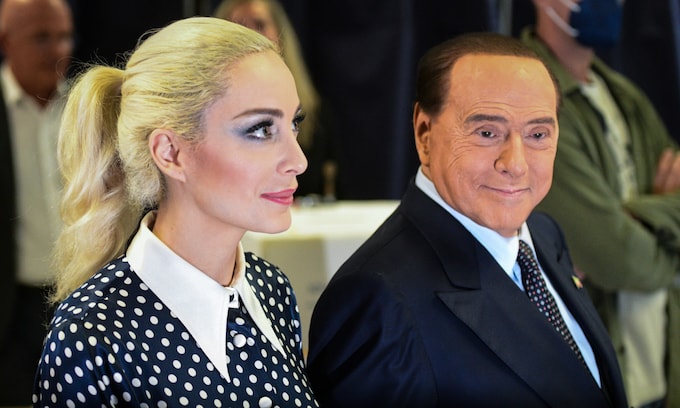 Marta Fascina y Silvio Berlusconi