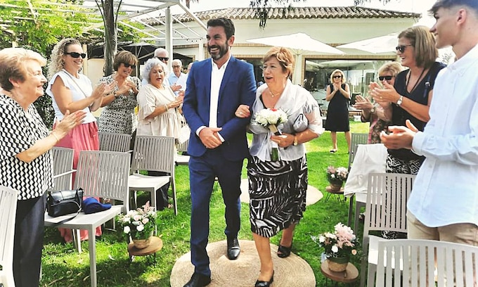 Arturo Valls, con su madre
