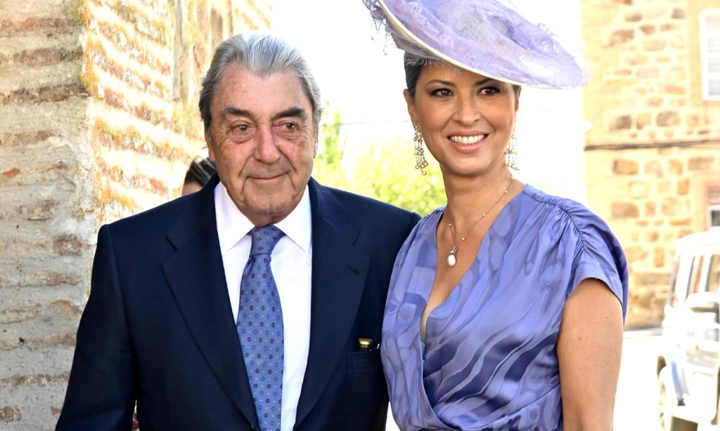Alberto Cortina y Elena Cué, entre los invitados a la espectacular boda de Ignacio del Pino, hijo del presidente de Ferrovial
