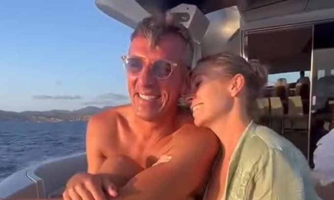 El vídeo más romántico de Joaquín Prat y su novia, Alexia Pla, a bordo de un barco